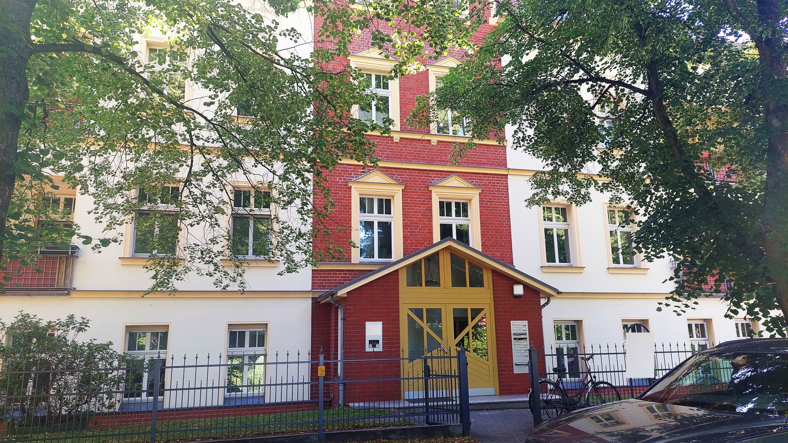 Attraktive Büro- und Praxisräume in 16540 Hohen Neuendorf zu vermieten