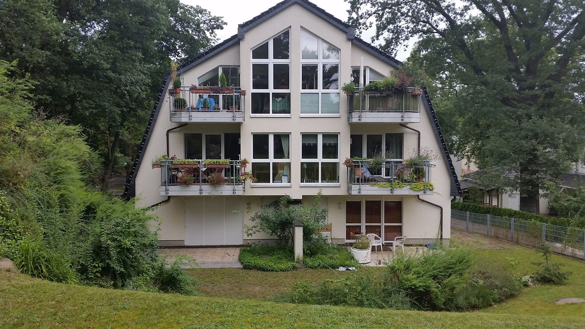 Büroeinheit vermittelt, Glienicke-Nordbahn, Adalbertstraße — Gewerbe vermietet