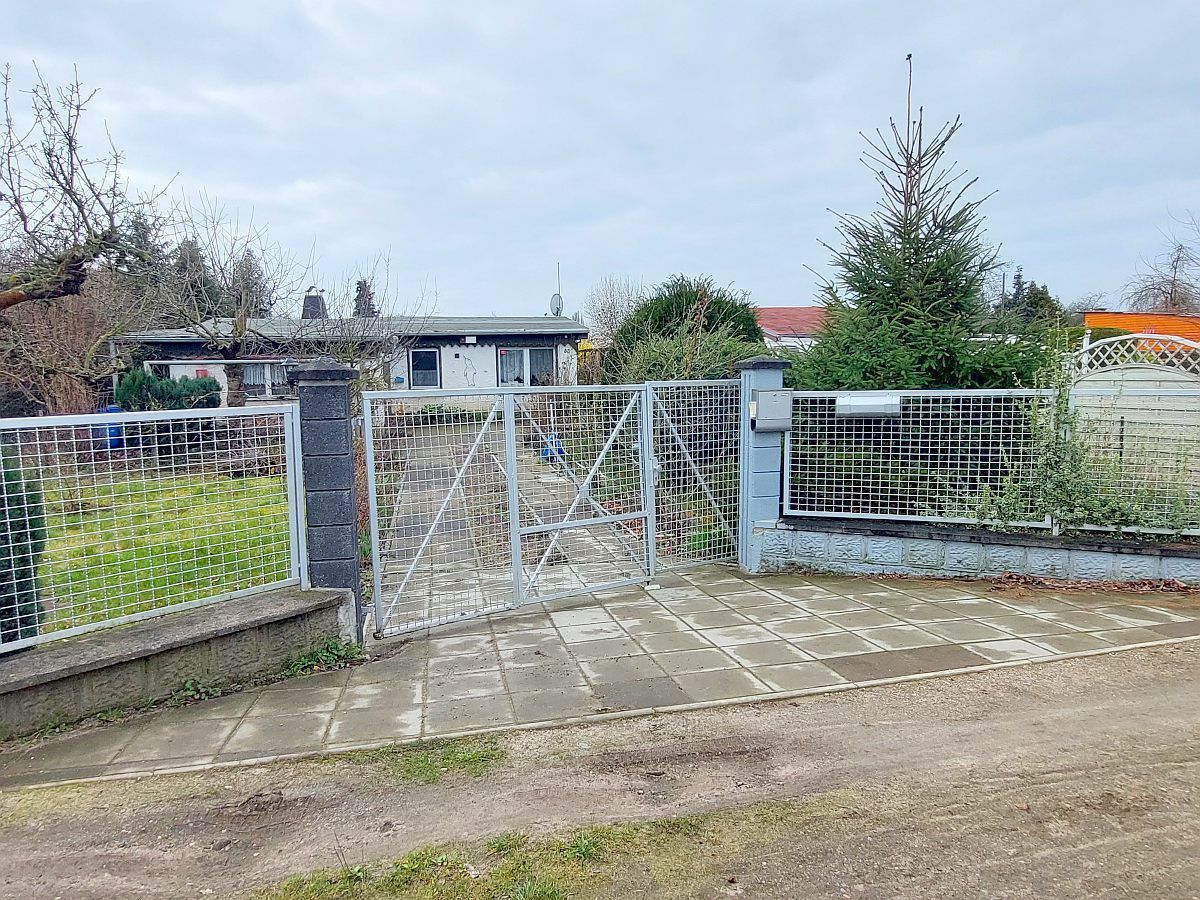 Wohnbungalow auf Pachtland verkauft, Berlin-Blankenburg — Immobilie verkauft